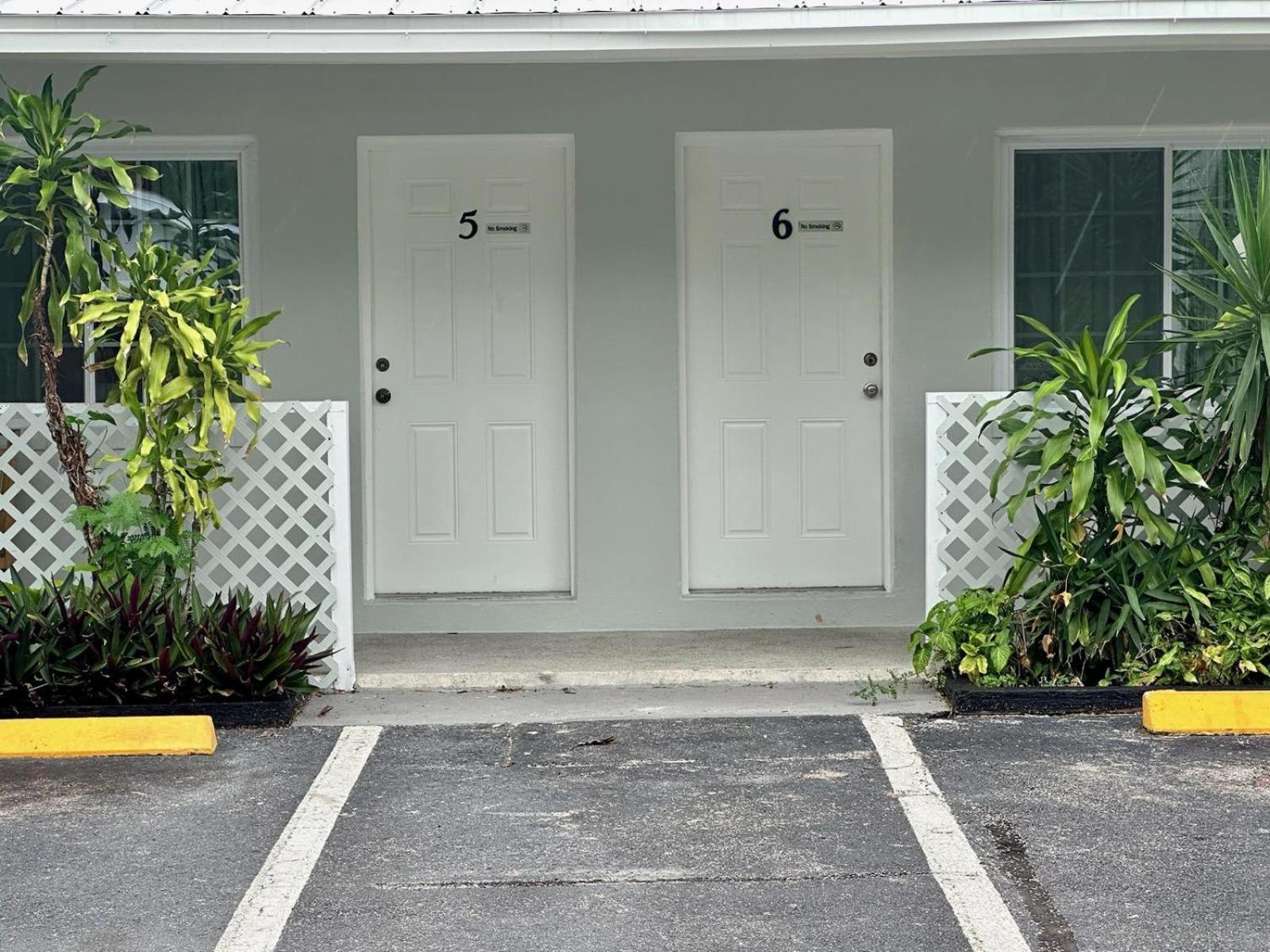 North Naples Conty'S Motel מראה חיצוני תמונה